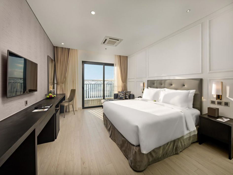 Deluxe room type 5 stars - Danang Golden Bay Hotel